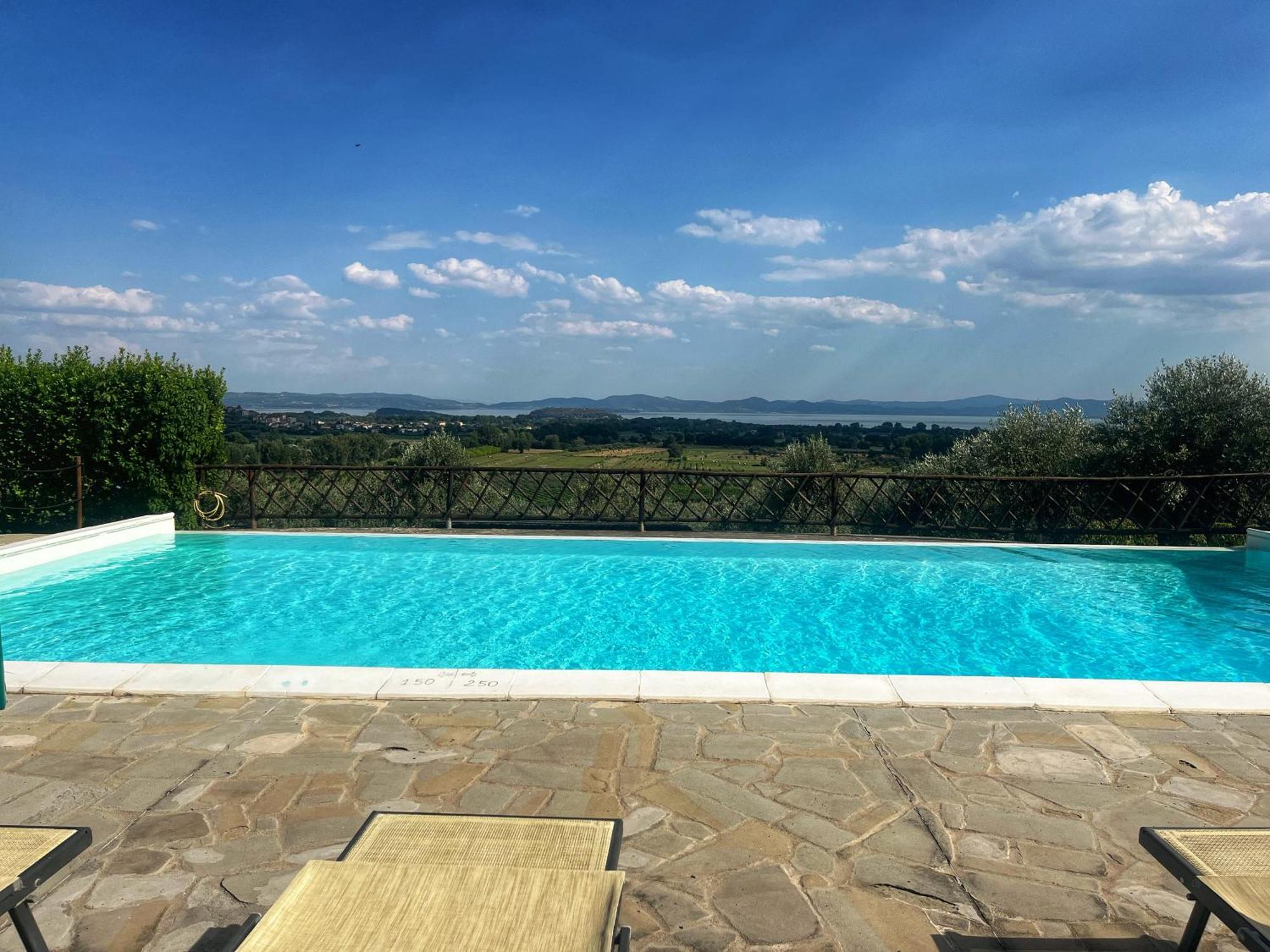 Agriturismo Annibale Tuoro sul Trasimeno Eksteriør bilde